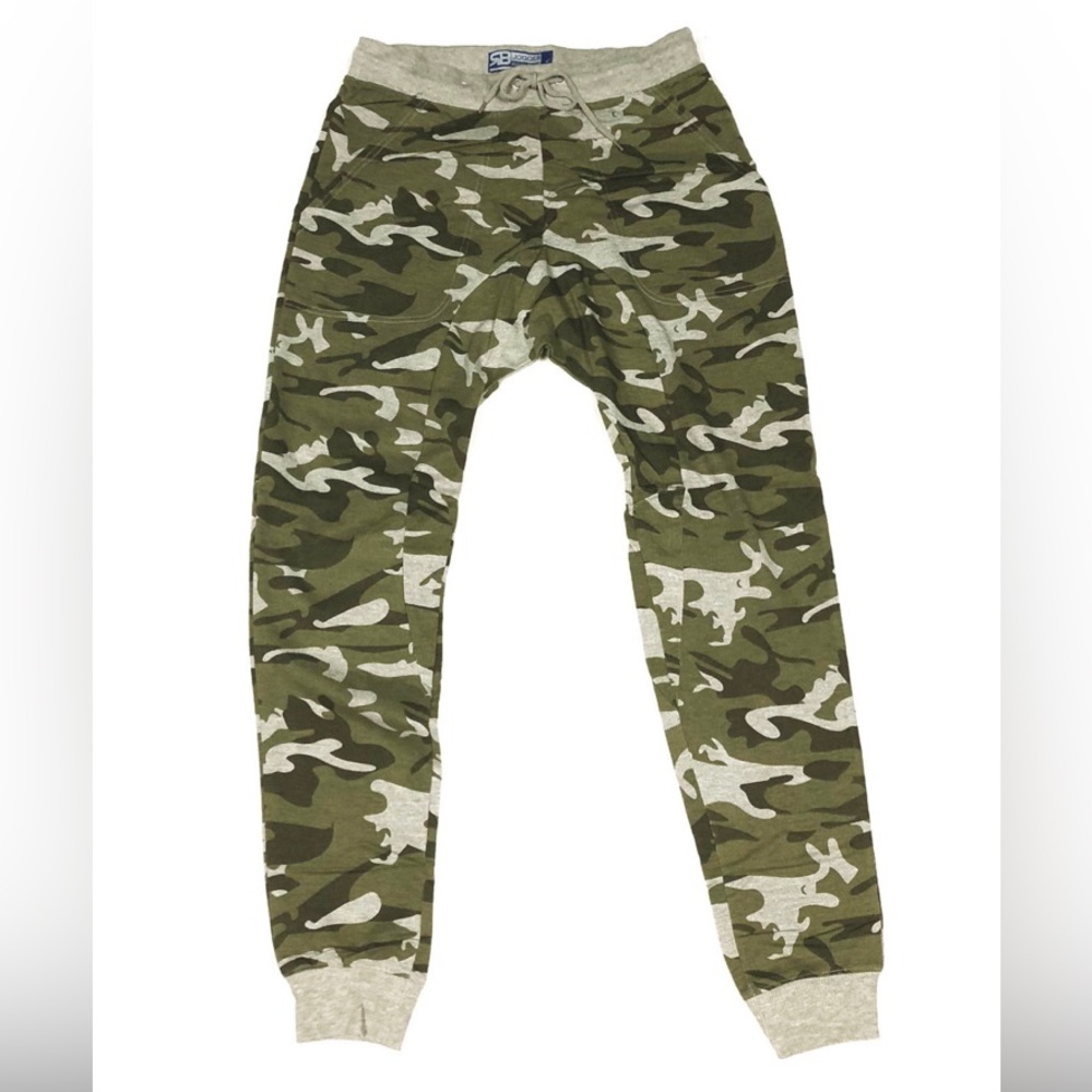 RB lightweight Camo Jogger

Color: Green

Style 8397A